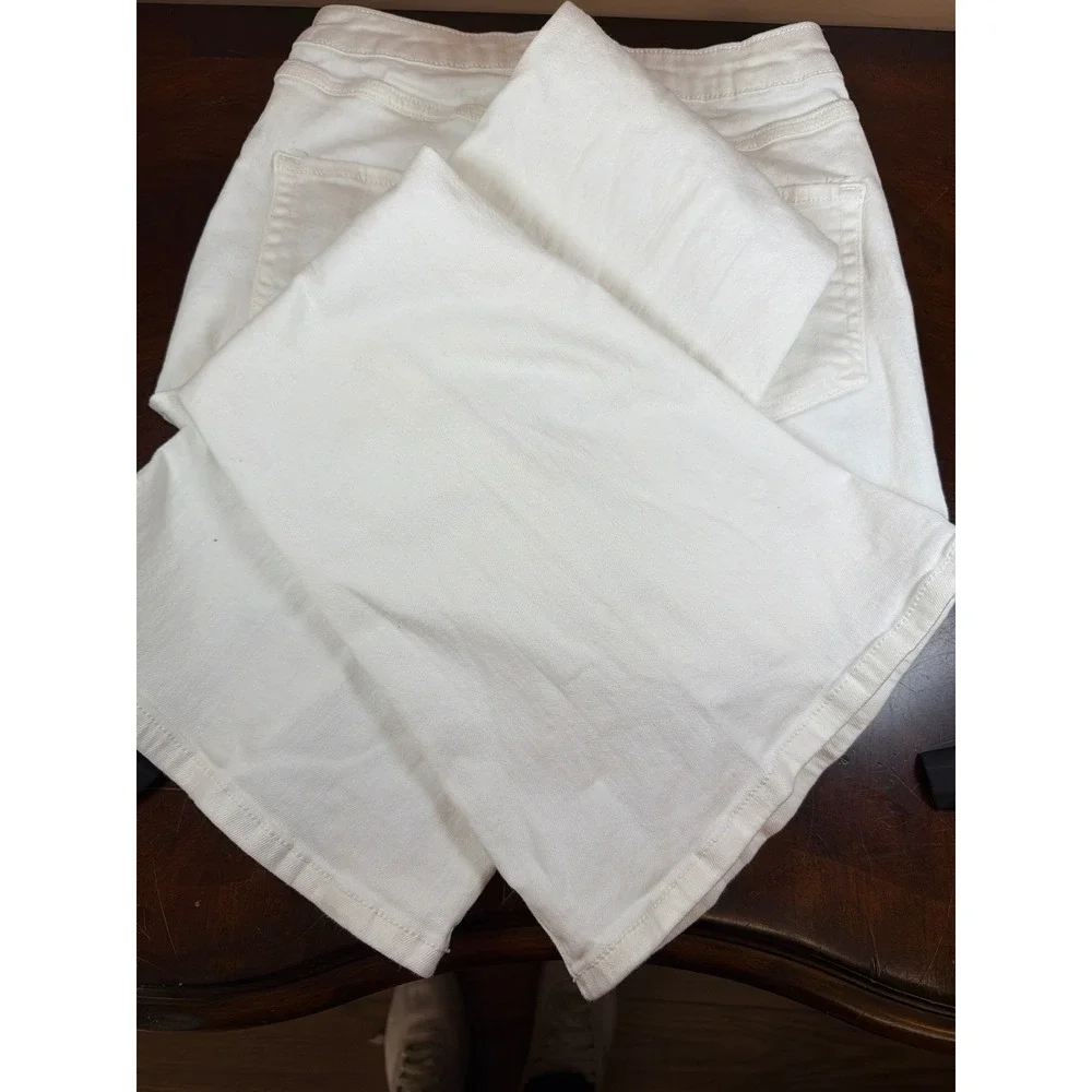Forever 21 Premium White Flare Leg Jeans High Rise Size 28 Womens‎ Denim